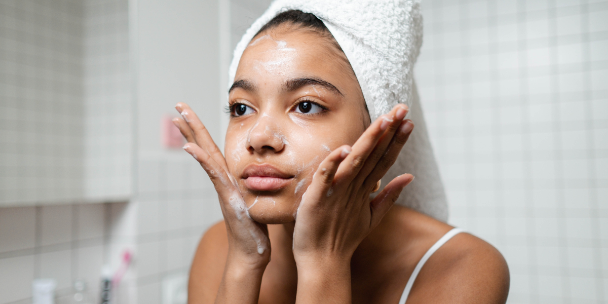 Best Facial Wash for Acne UK: Top 5 Acne-Fighting Washes