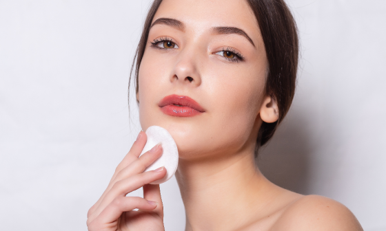 Get a Beautiful and Clear Skin with Our Handpicked List of Best Cleansing Milk